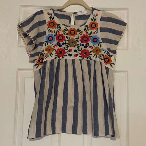 THML Embroidered Top - Picture 2 of 3